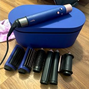 Dyson Airwrap w/ all tools and case